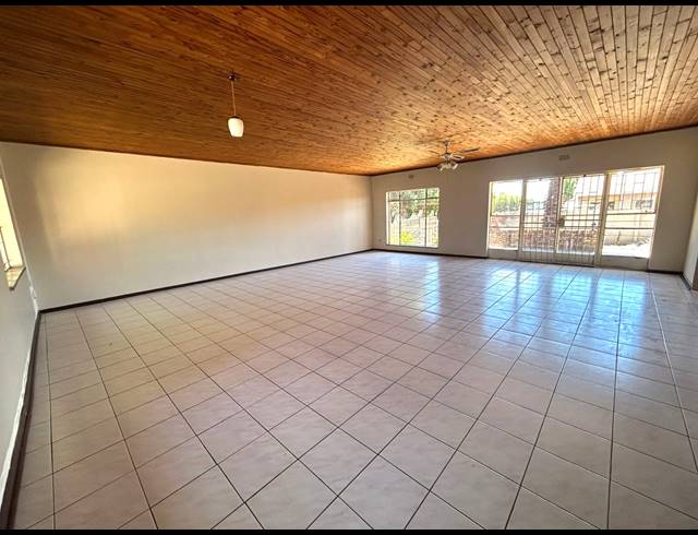 4 BEDROOM HOUSE TO LET IN VANDERBIJLPARK CE 3